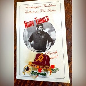 Washington Redskins Coach NORV TURNER 1997 Gatorade Collectors Pin On Card